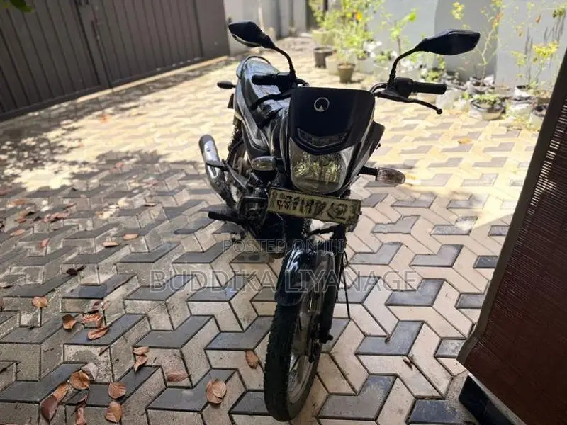 Bajaj Platina 100 2018