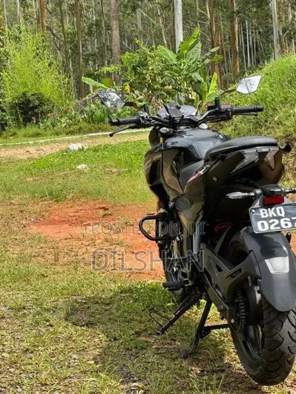 Bajaj Pulsar N160 Premium 2026