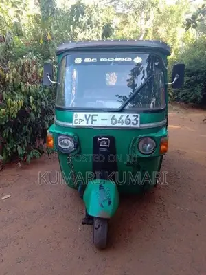 Bajaj RE 2012