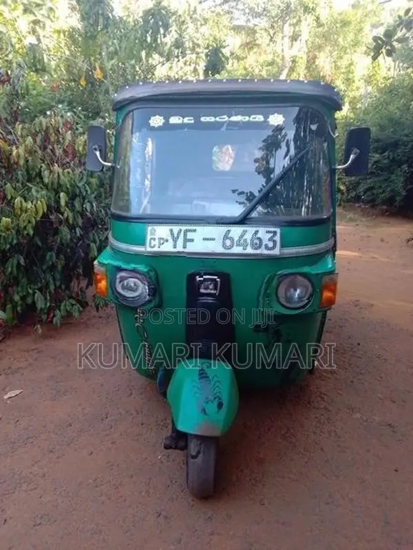 Bajaj RE 2012