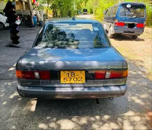 Nissan Sunny EX Saloon 1990