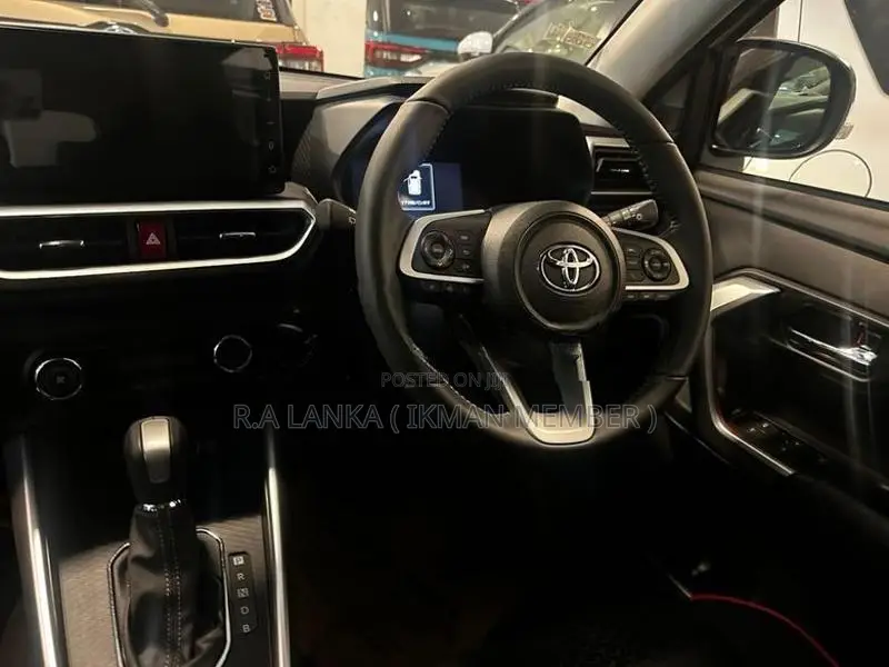 Toyota Raize Z Hybrid 2025