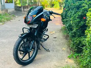 Bajaj Pulsar 180 2010