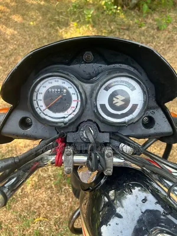 Bajaj Platina 100 2015