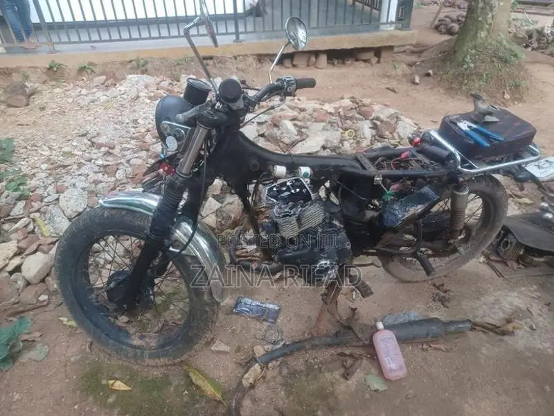 Honda CD 125 Selling for Parts 1982
