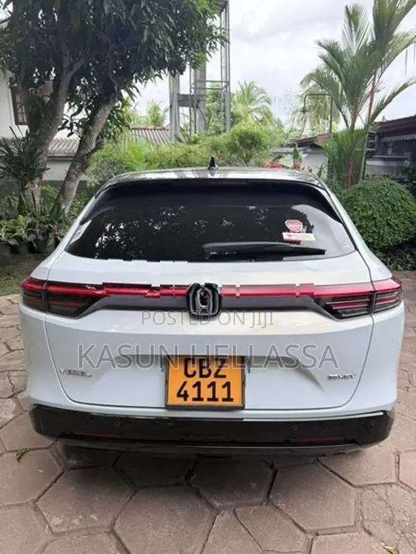 Honda Vezel Z Play 2025