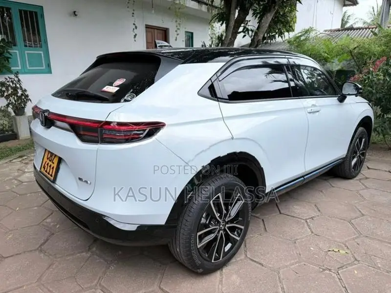 Honda Vezel Z Play 2025