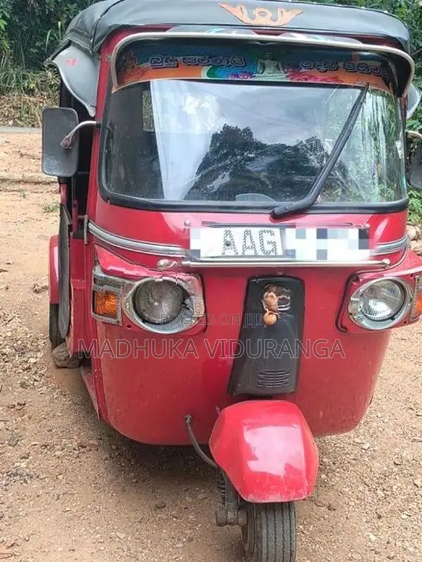 Bajaj RE 2013