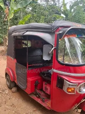 Bajaj RE 2013