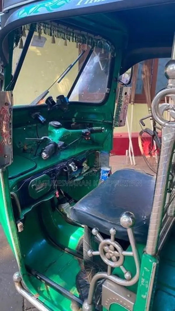 Bajaj RE 2006
