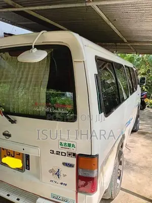 Nissan Caravan 1995