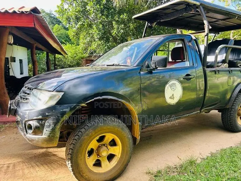 Mitsubishi L200 2011