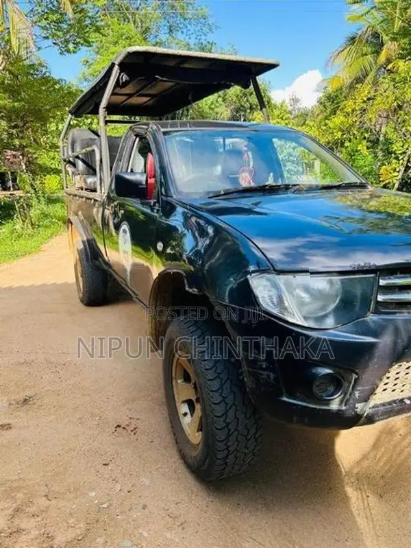 Mitsubishi L200 2011