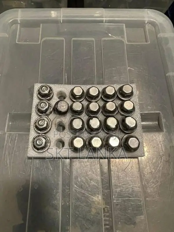 Genuine Range Rover Vogue 2019 Alloy Wheel Bolts Velar Sport Defender