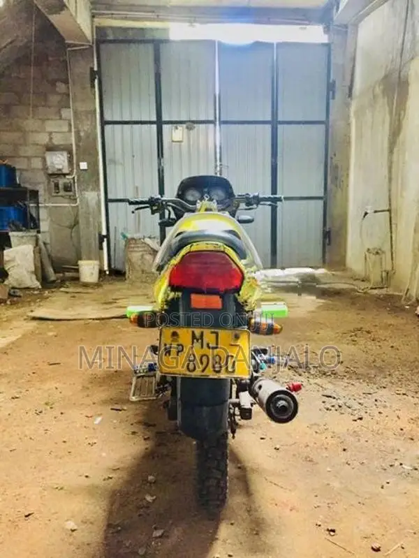 TVS Victor 2005
