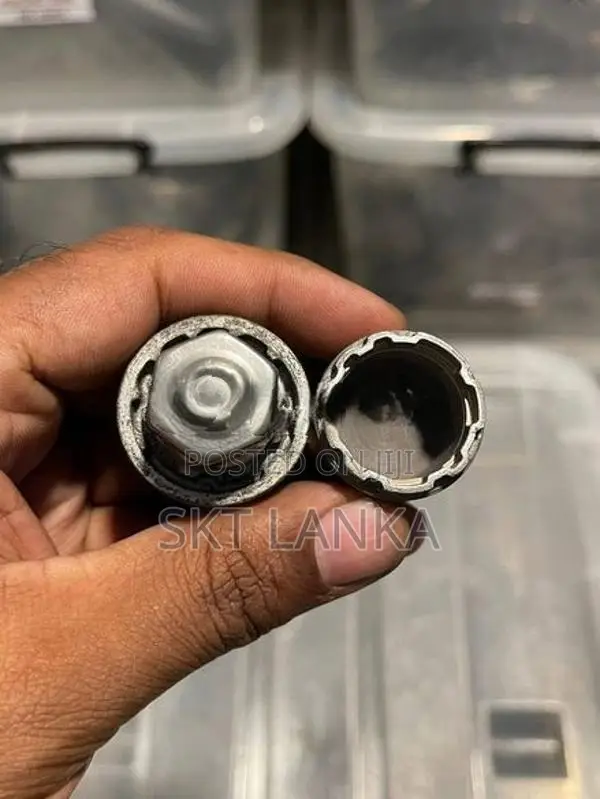 Genuine Range Rover Vogue 2019 Alloy Wheel Bolts Velar Sport Defender