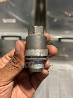 Genuine Range Rover Vogue 2019 Alloy Wheel Bolts Velar Sport Defender