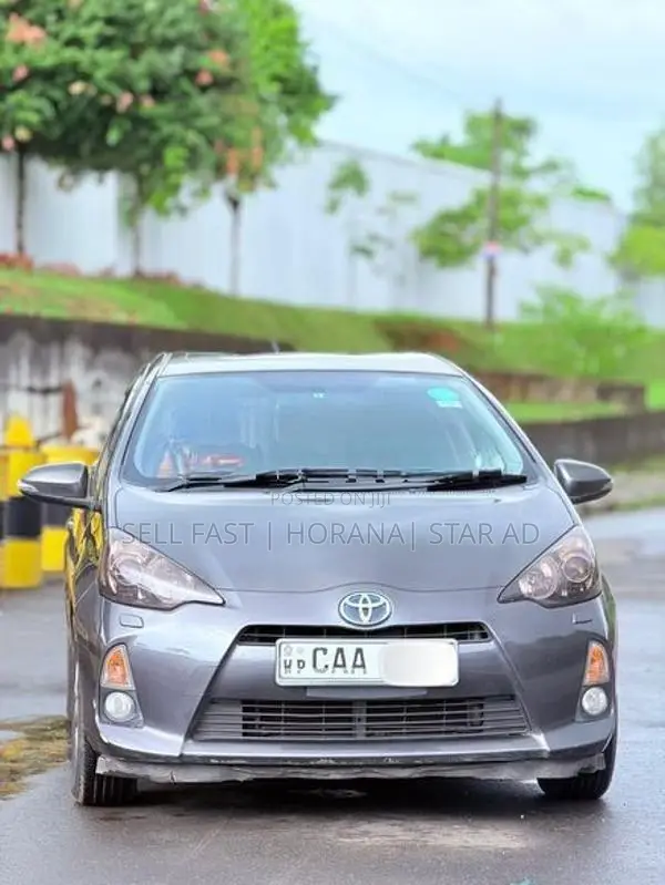 Toyota Aqua 2012