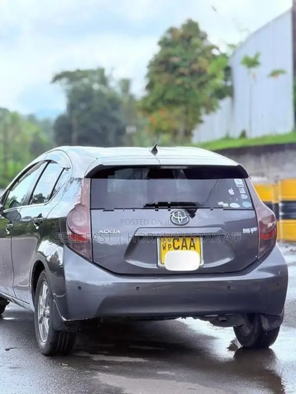 Toyota Aqua 2012