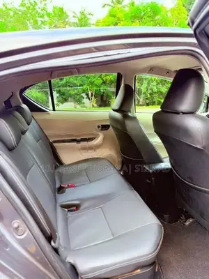 Toyota Aqua 2012
