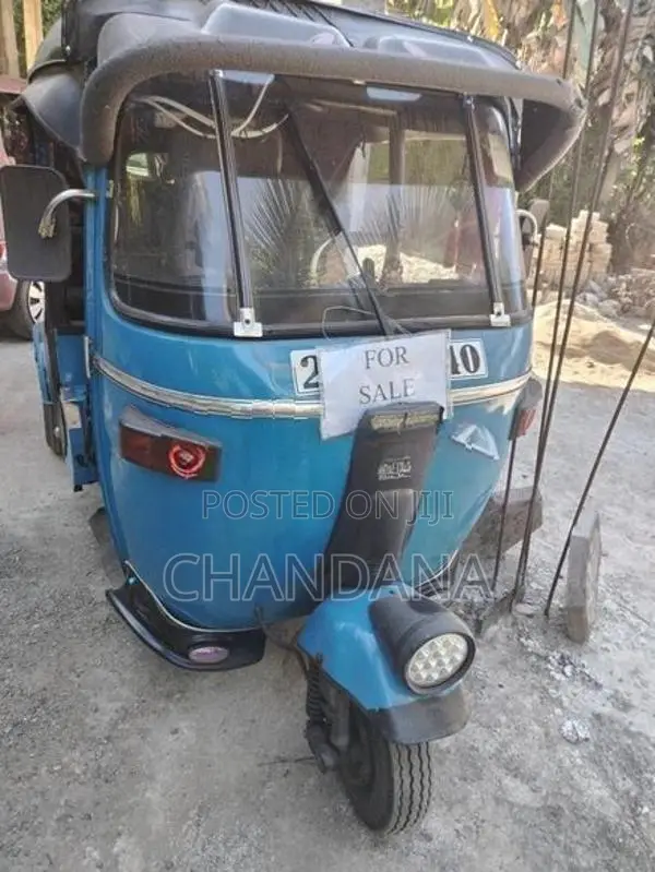 Bajaj RE 2000