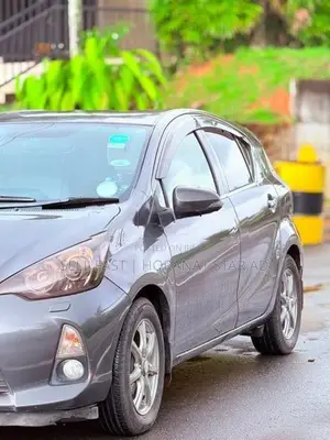 Toyota Aqua 2012
