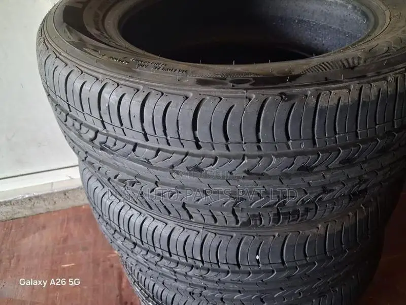 Honda Vezel RU3(X Grade) 215/60/16 Japan Tire Set
