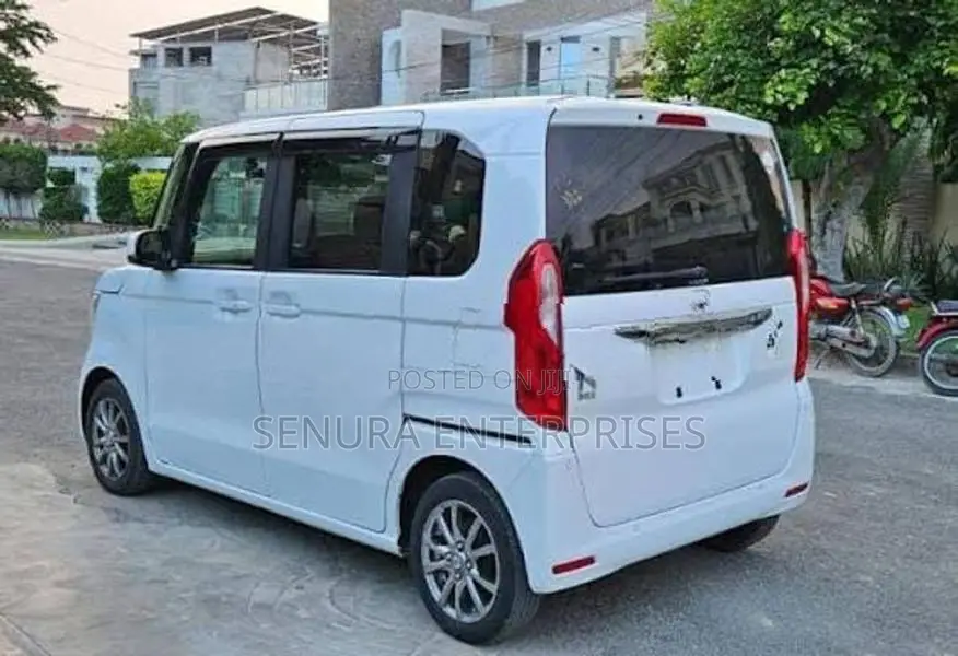 Honda N-Box JF3 Dicky Garnish