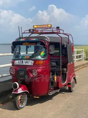 Bajaj RE Three Wheeler 2016