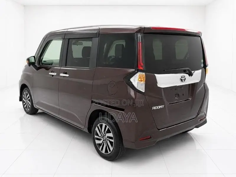 Toyota Roomy Custom GT 2025