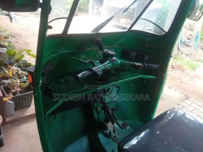 Bajaj RE 2 Stroke 2004