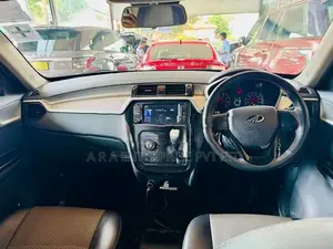 Mahindra KUV 100 NXT K6+ 1.2 5Fwd 1ST 2021
