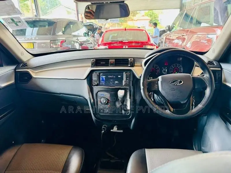 Mahindra KUV 100 NXT K6+ 1.2 5Fwd 1ST 2021