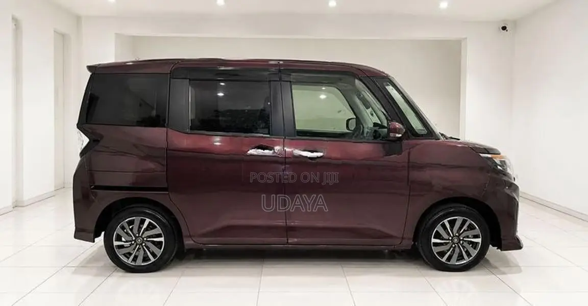 Toyota Roomy Custom GT 2025