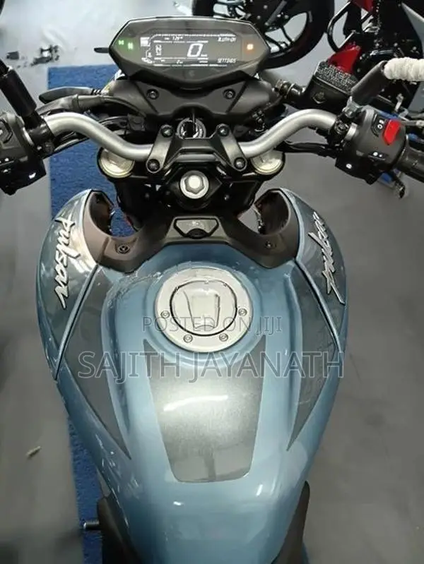 Bajaj Pulsar N160 Premium 2026