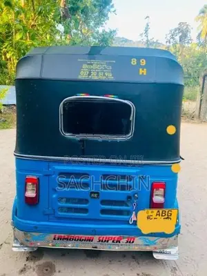 Bajaj RE 2015