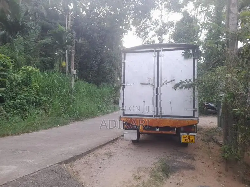 Isuzu Elf 1980