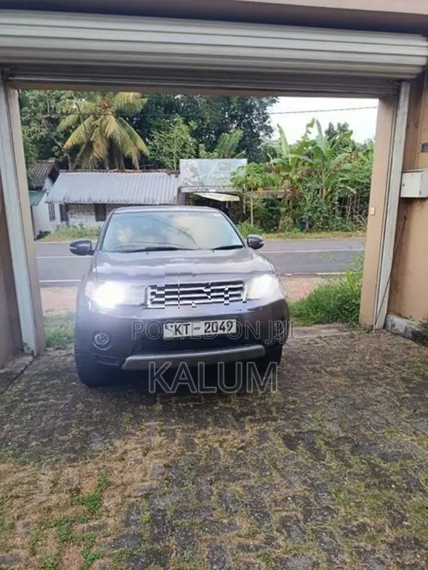 Mitsubishi Outlander 2012