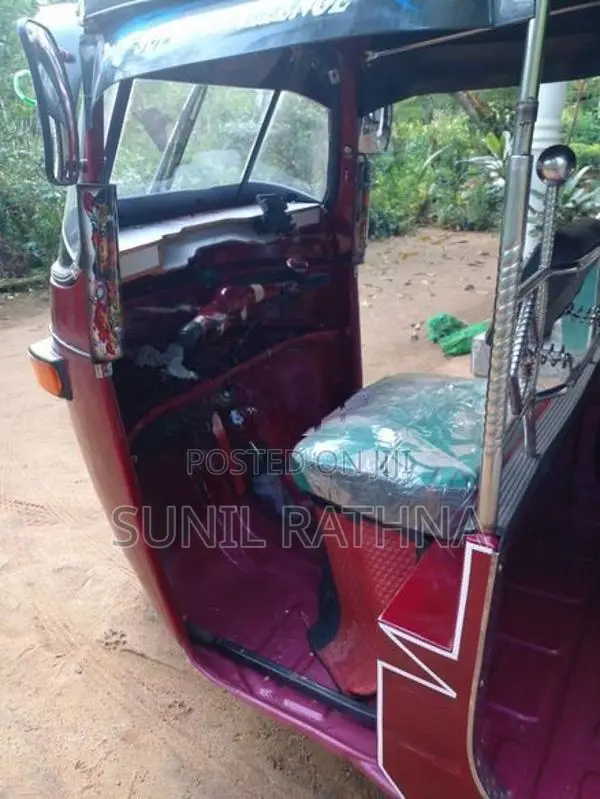 Bajaj RE 2003