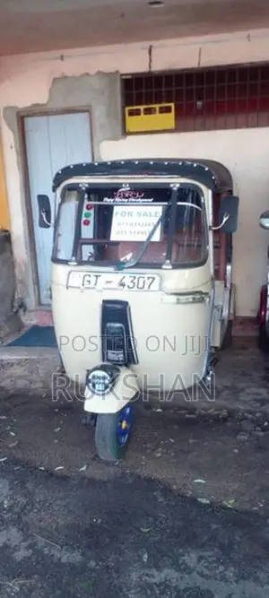Bajaj RE 2002