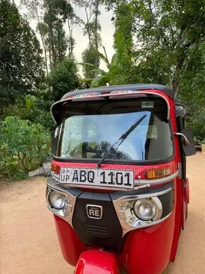 Bajaj RE 2017