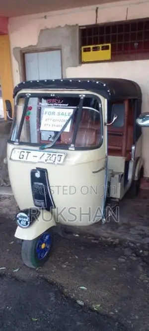 Bajaj RE 2002
