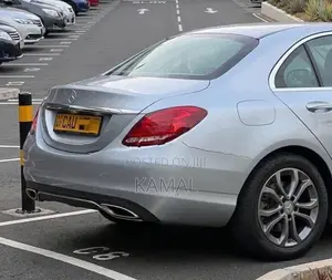 Mercedes Benz C180 Premium 2016