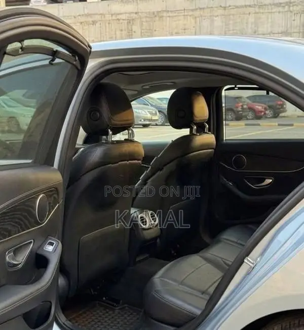 Mercedes Benz C180 Premium 2016