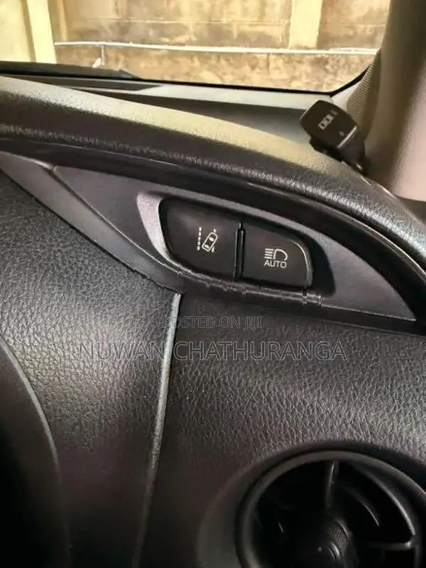 Toyota Vitz 2017