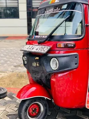 Bajaj RE 2015