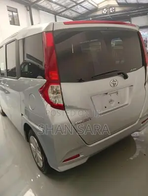 Toyota Roomy X 2023