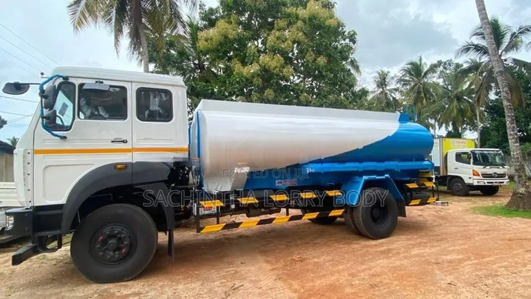 WATER BOWSER 13200 L ( බවුසර් ටැංකි )
