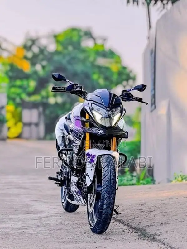 Bajaj Pulsar NS200 2025