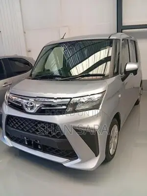 Toyota Roomy X 2023